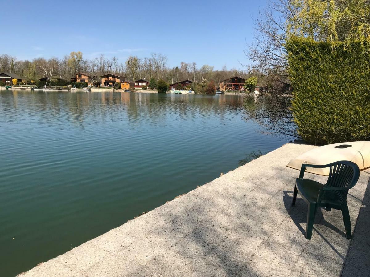 Le Chalet Du Lac - Domaine De La Goujonne Saint-Sauveur-les-Bray ภายนอก รูปภาพ