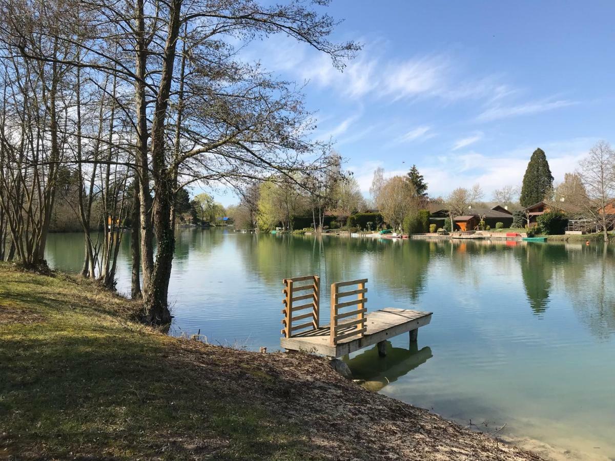 Le Chalet Du Lac - Domaine De La Goujonne Saint-Sauveur-les-Bray ภายนอก รูปภาพ